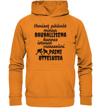 Load image into Gallery viewer, Rauhallisena kunnes paini huppari unisex - FourFan
